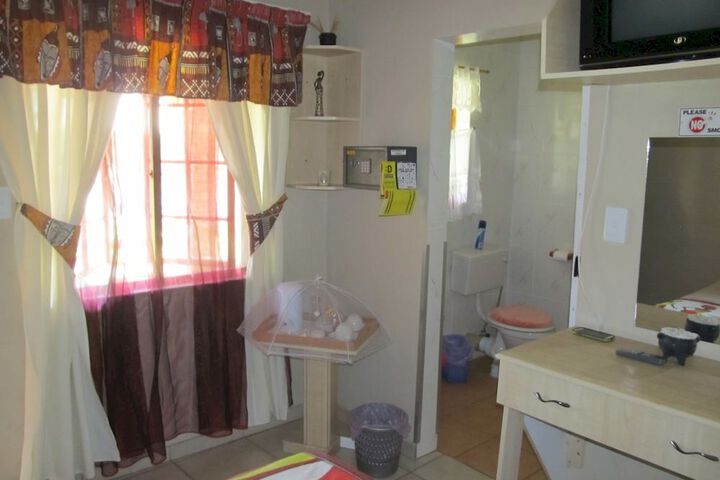 Room 17 of 19