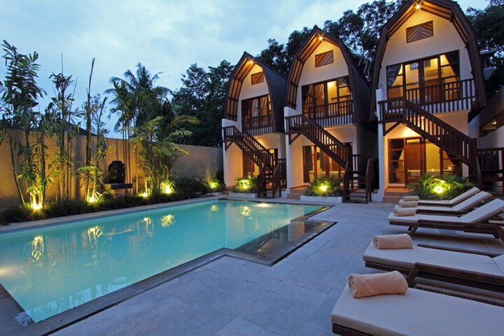 Pool 13 of 44