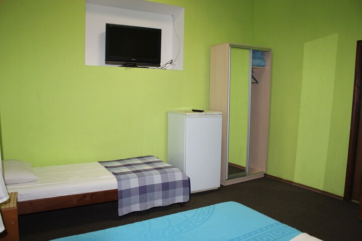 Room 5 of 42