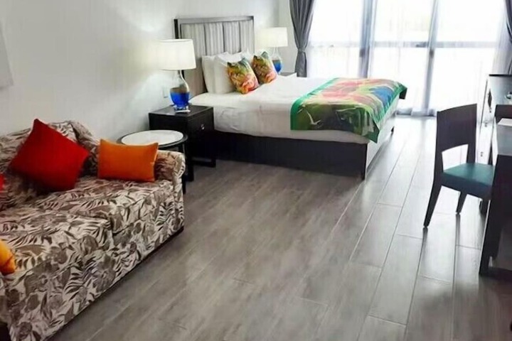 Room 15 of 23