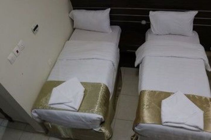 Room 9 of 21