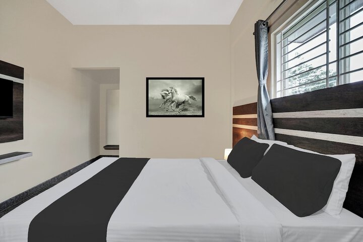 Room 5 of 33