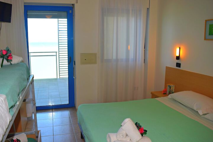 Room 5 of 35