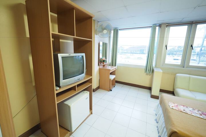 Room 30 of 46