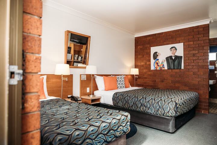 Room 6 of 87