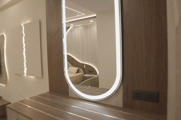 Room 9 of 24