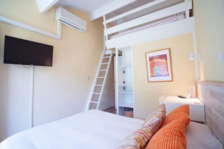 Room 90 of 141