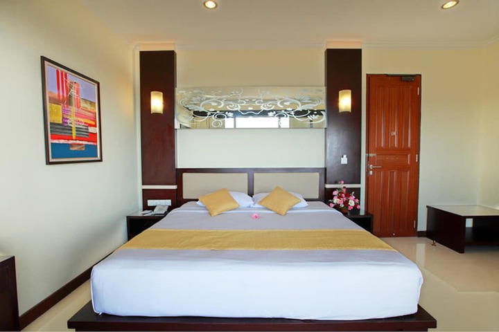 Room 16 of 121