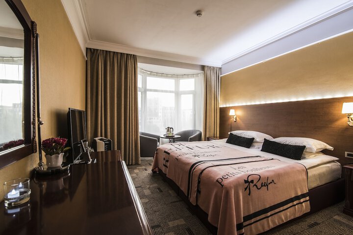 Room 15 of 62