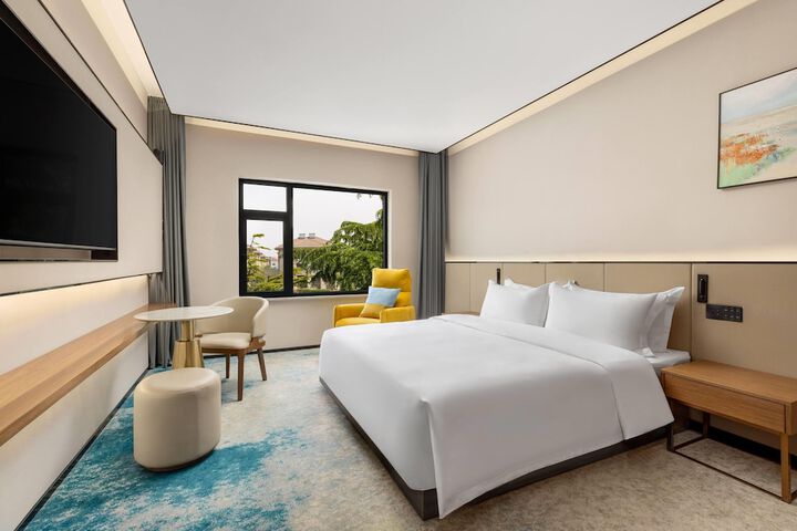 Room 6 of 26