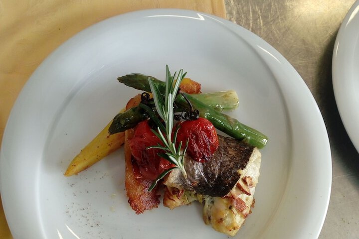 Dining 74 of 108