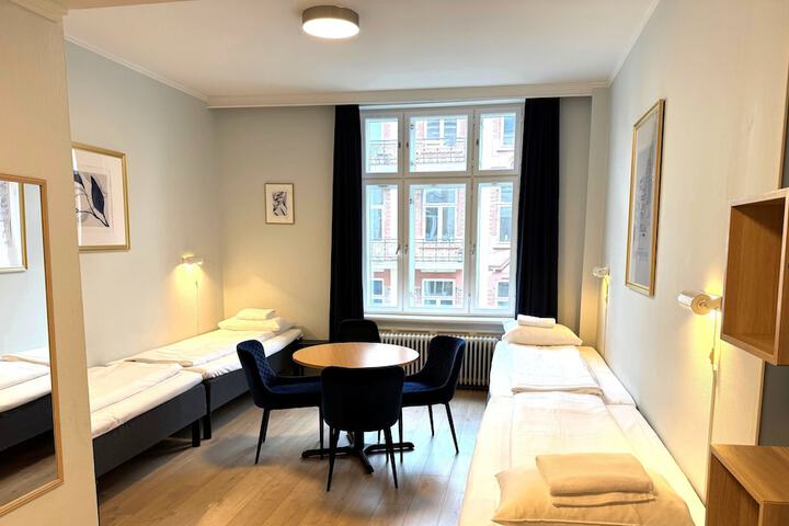 Room 32 of 60