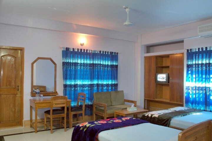 Room 25 of 42
