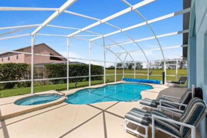 Pool 14 of 32