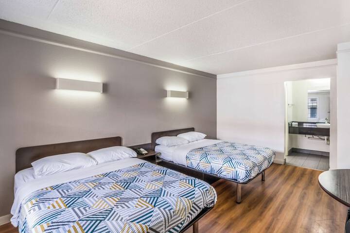 2 Double Beds (2 of 4)