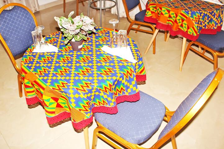 Dining 41 of 55