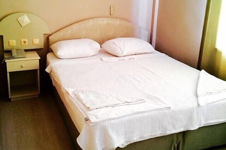 Room 8 of 24