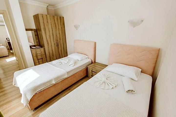 Room 27 of 27