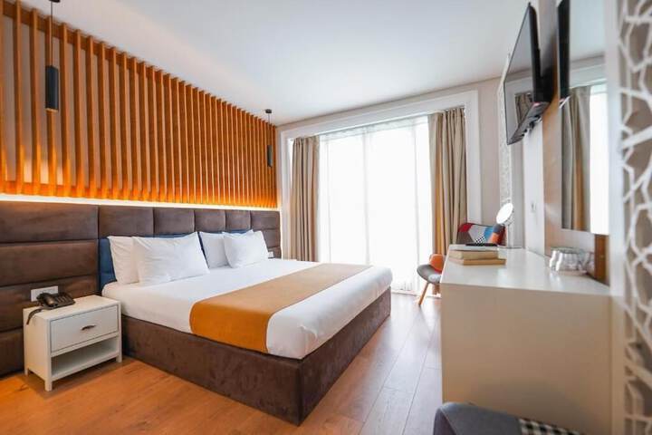 Room 2 of 41
