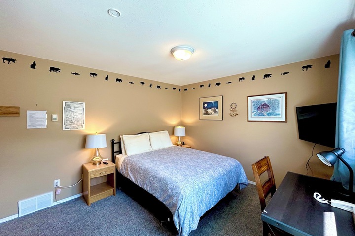Room 10 of 18