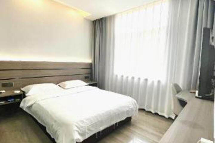 Room 18 of 18