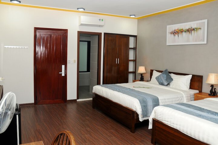 Room 10 of 21