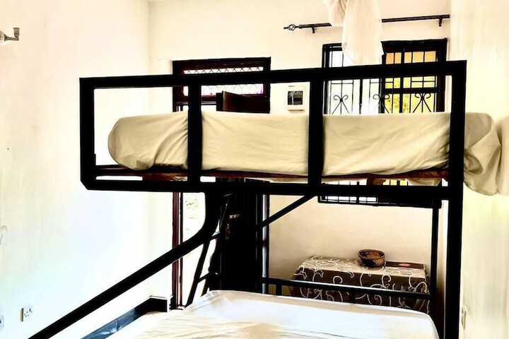 Room 5 of 27