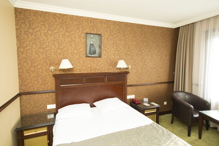 Room 66 of 114