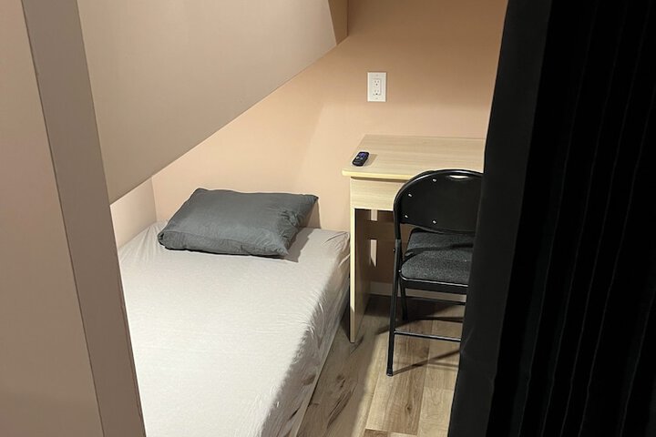 Room 21 of 43