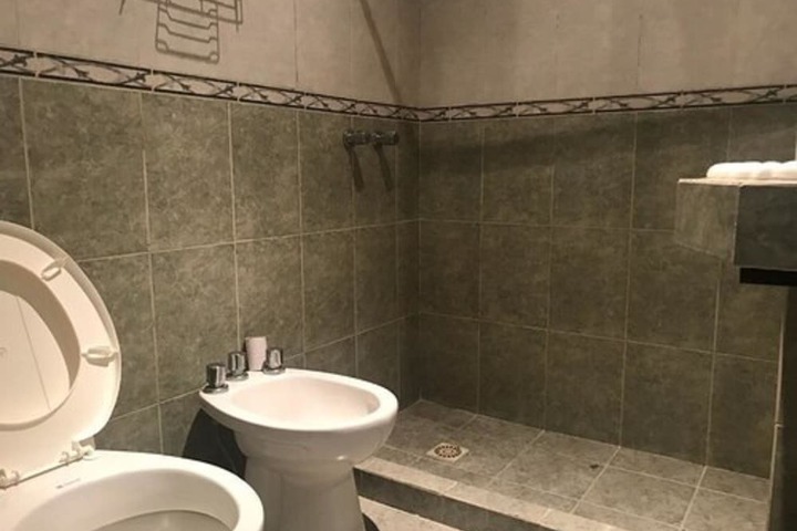 Room 5 of 10