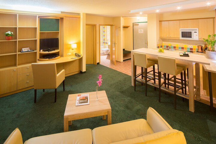 Room 6 of 41