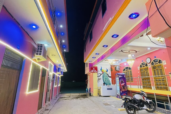 Hotel Sahu Rooms Ayodhya