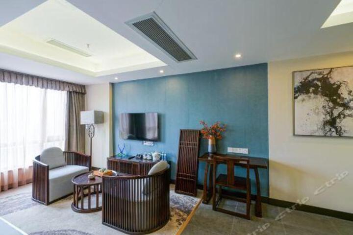 Qinghuali Art Hotel (Nanning East Railway Station ASEAN Shengtiandi Branch)