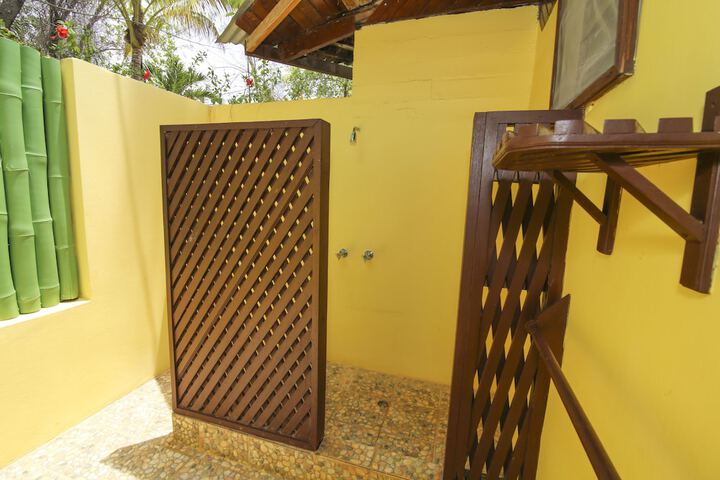 Room 5 of 98