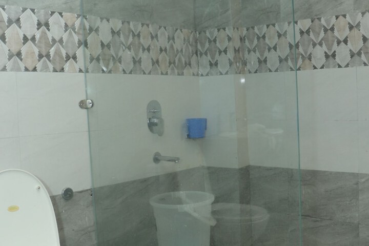 Room 13 of 15