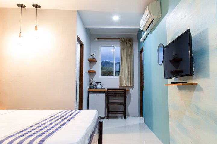Room 27 of 90