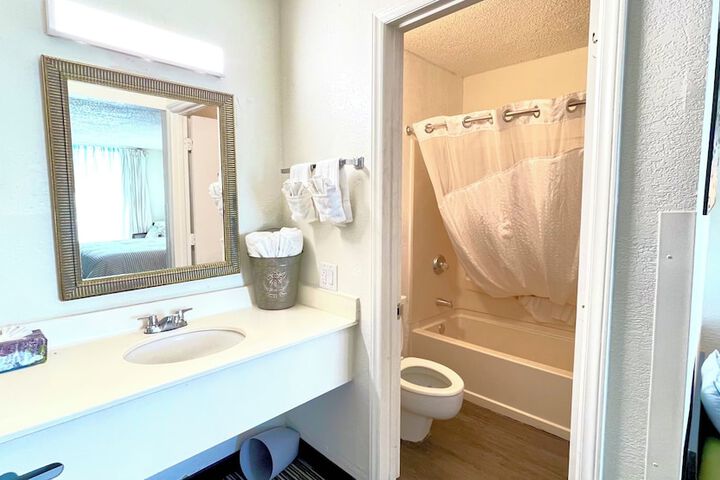 Room 15 of 41