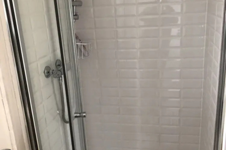 Room 10 of 13