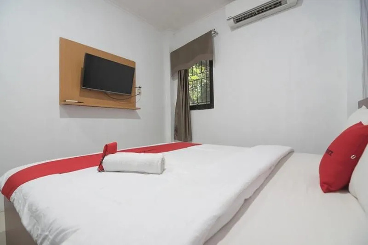 Room 6 of 17