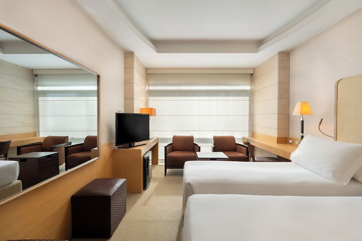 Room 32 of 57
