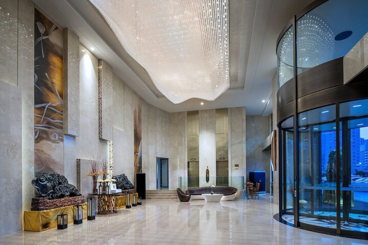 Hotel 2 of 93