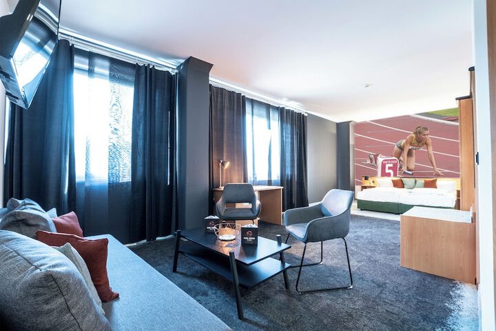 Room 8 of 41