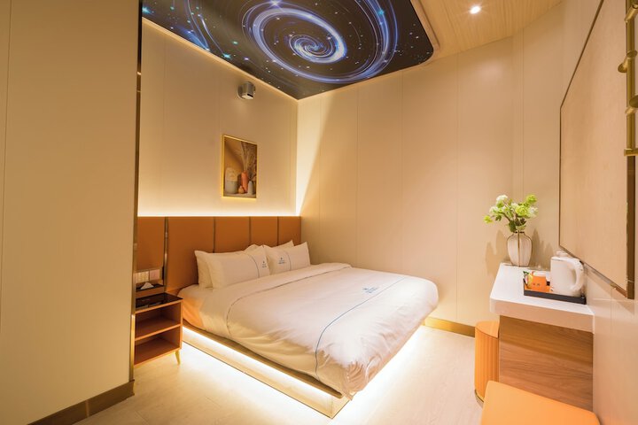 Room 4 of 30