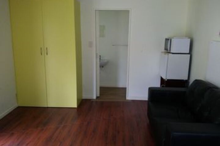 Room 52 of 66