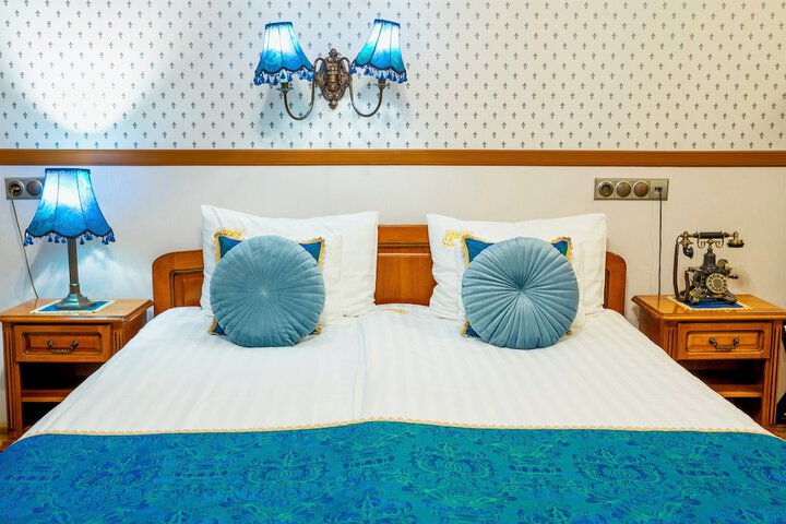 Room 45 of 83