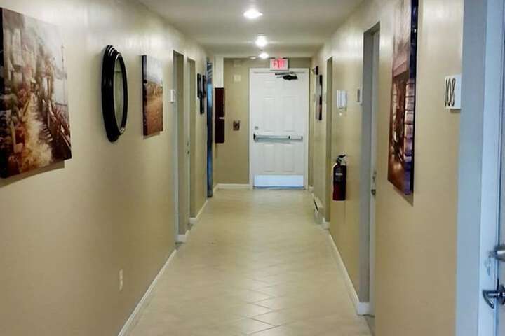 Ballroom/Hall 36 of 50