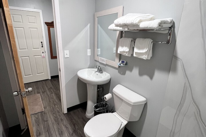 Deluxe Double Room (2 of 19)