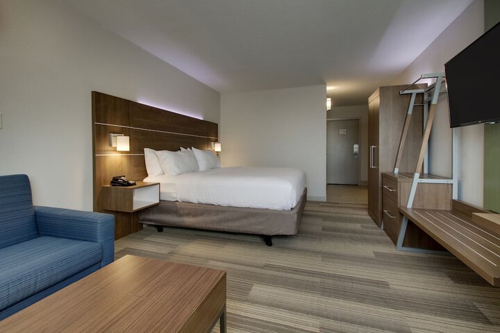 Standard | King Bed (28 of 32)