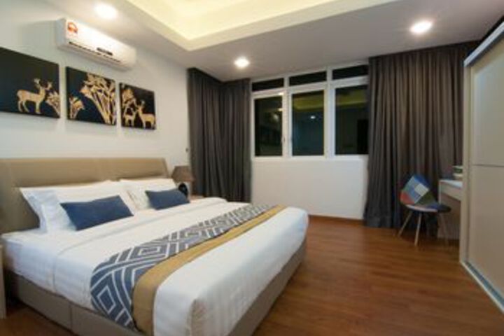 Room 7 of 25