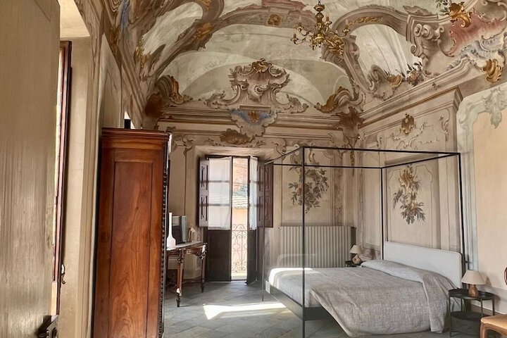 Room 6 of 44